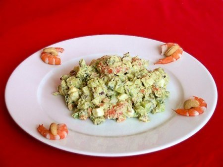 Салат з авокадо з креветками: оригінальні рецепти з фото для новорічного столу