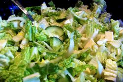 Грецький салат з пекінської капустою