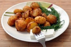 Як приготувати картоплю в мікрохвильовці?