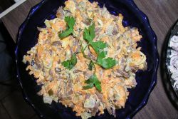Рецепт салату "Обжорка" з грибами