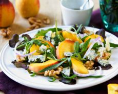 Рецепти салатів з персиками