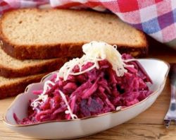 Салат з буряка з сиром Салат з буряка з сиром