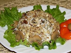 Салат з м'ясом і грибами