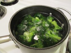 Як варити броколі?