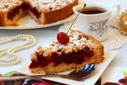 Рецепт пирога з вишнями з пісочного тіста