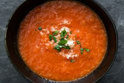 Італійський томатний суп