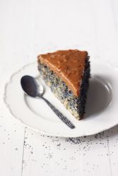 Торт «Казка» - рецепт з горіхами та маком