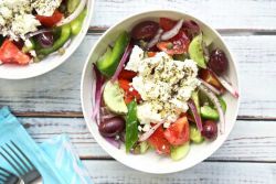 Класичний грецький салат - простий рецепт