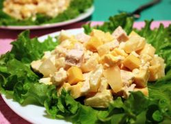 Простий і смачний салат з курки - рецепт