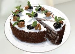 Торт з чорносливом і волоським горіхом - рецепт