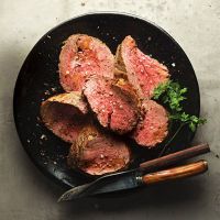 Як смачно приготувати яловичину в духовці?