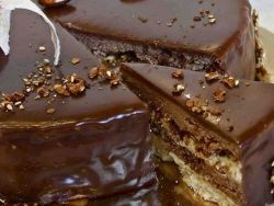 Сметанний торт в духовці – простий рецепт
