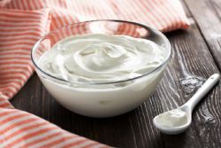 Як зробити йогурт вдома?
