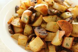 Як посмажити картоплю на сковороді?