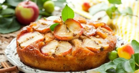 Пиріг з яблуками на кефірі в духовці або в мультиварці - швидкі рецепти з різного тіста