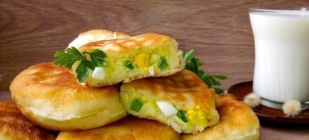 Пиріжки з яйцем і зеленою цибулею в духовці на сковороді - рецепти начинки з рисом, картоплею, капустою з різного тіста