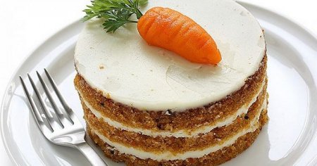 Пісний морквяний торт з кремом, горіхами та апельсинами - рецепти в духовці і мультиварці