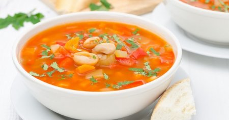 Пісний суп з квасолею червоною, білою, і консервованою стручковою - рецепти з грибами, томатом і рисом