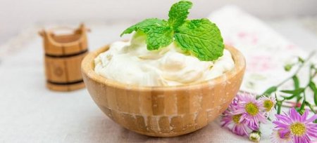 Сметанний крем для торта або бісквіта - рецепти з желатином, згущеним молоком і сиром