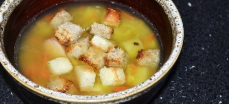 Гороховий суп в мультиварці з копченостями, реберцями, куркою - класичні пісні рецепти