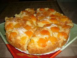 Пиріг з абрикосами на кефірі