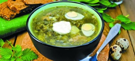 Зелені щи з щавлем і яйцем – рецепт